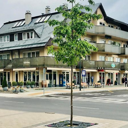 Cafe Relax Apartments Heviz Exterior photo
